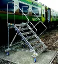 Tukan_4WD_Grigliato_SbarcoFrontale_7gradini.webp